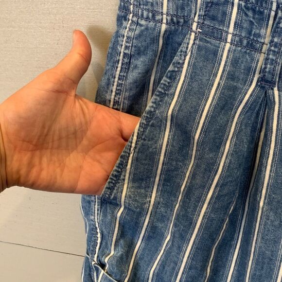 American Eagle Blue Striped Women's high waisted Shorts size 6 beach coastal - Picture 7 of 11